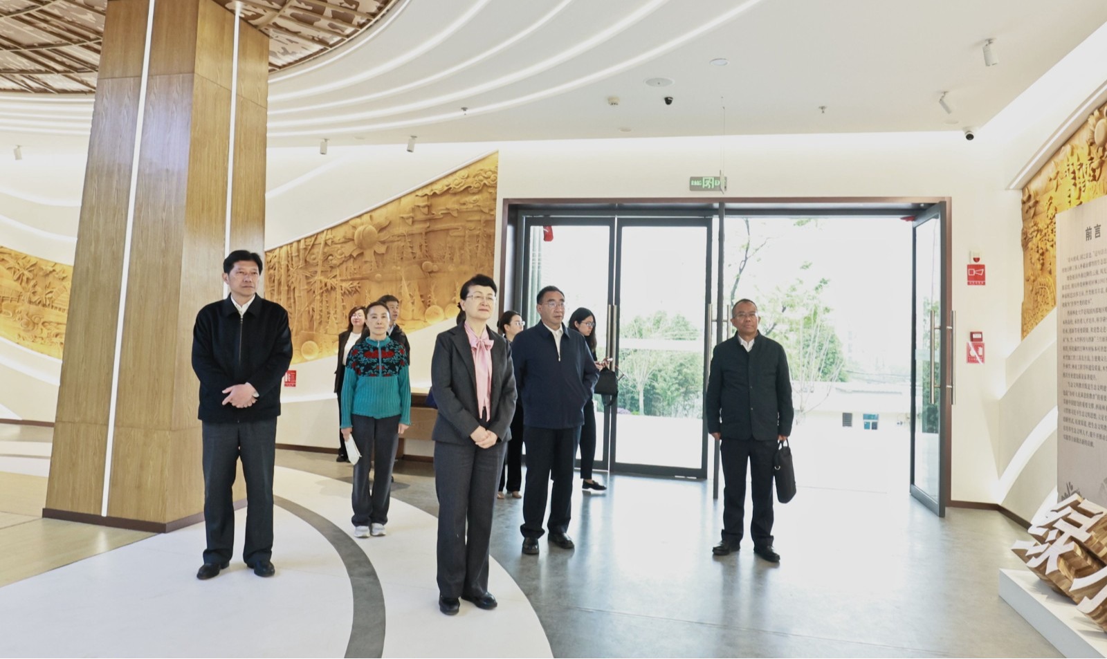 民进中央副主席、省政协副主席、民进云南省委会主委李玛琳到西南林业大学调研