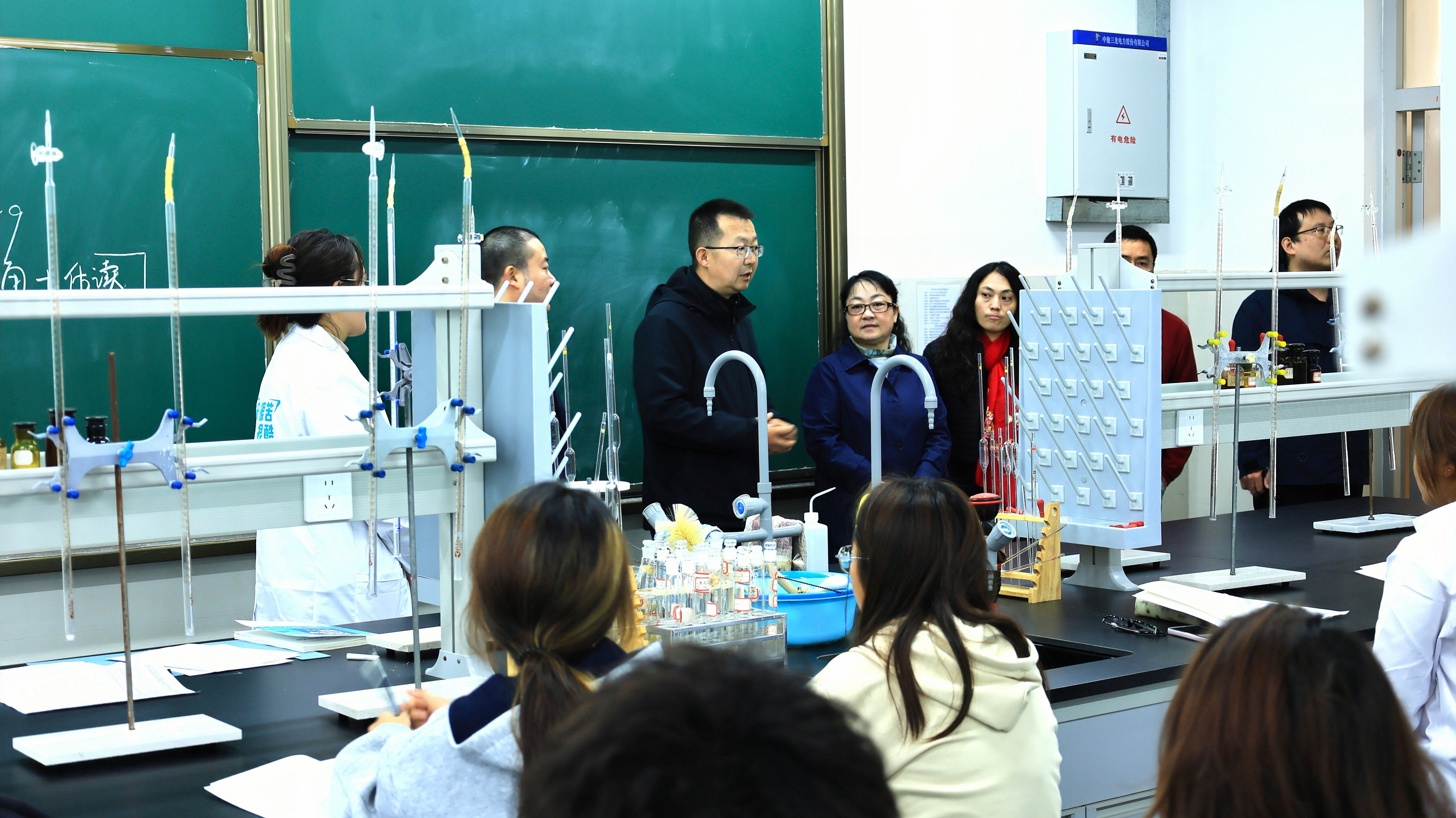 学校开展春季学期实验室安全专项检查