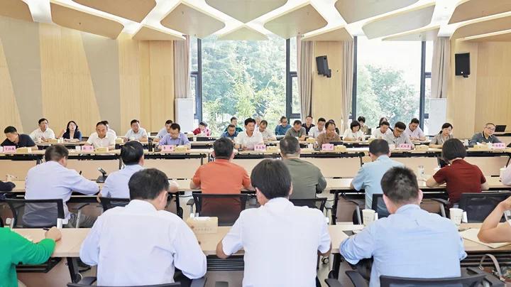 学校召开2025年秋季学期工作会议