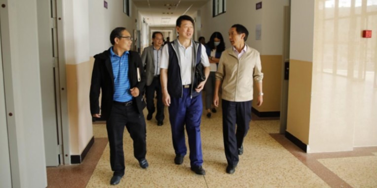 省政府教育督导委员会专项督导组莅临我校检查秋季开学工作