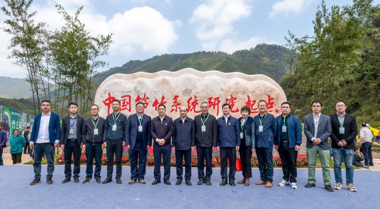 学校党委书记率队参加大关县首届筇竹文化节并开展定点帮扶工作