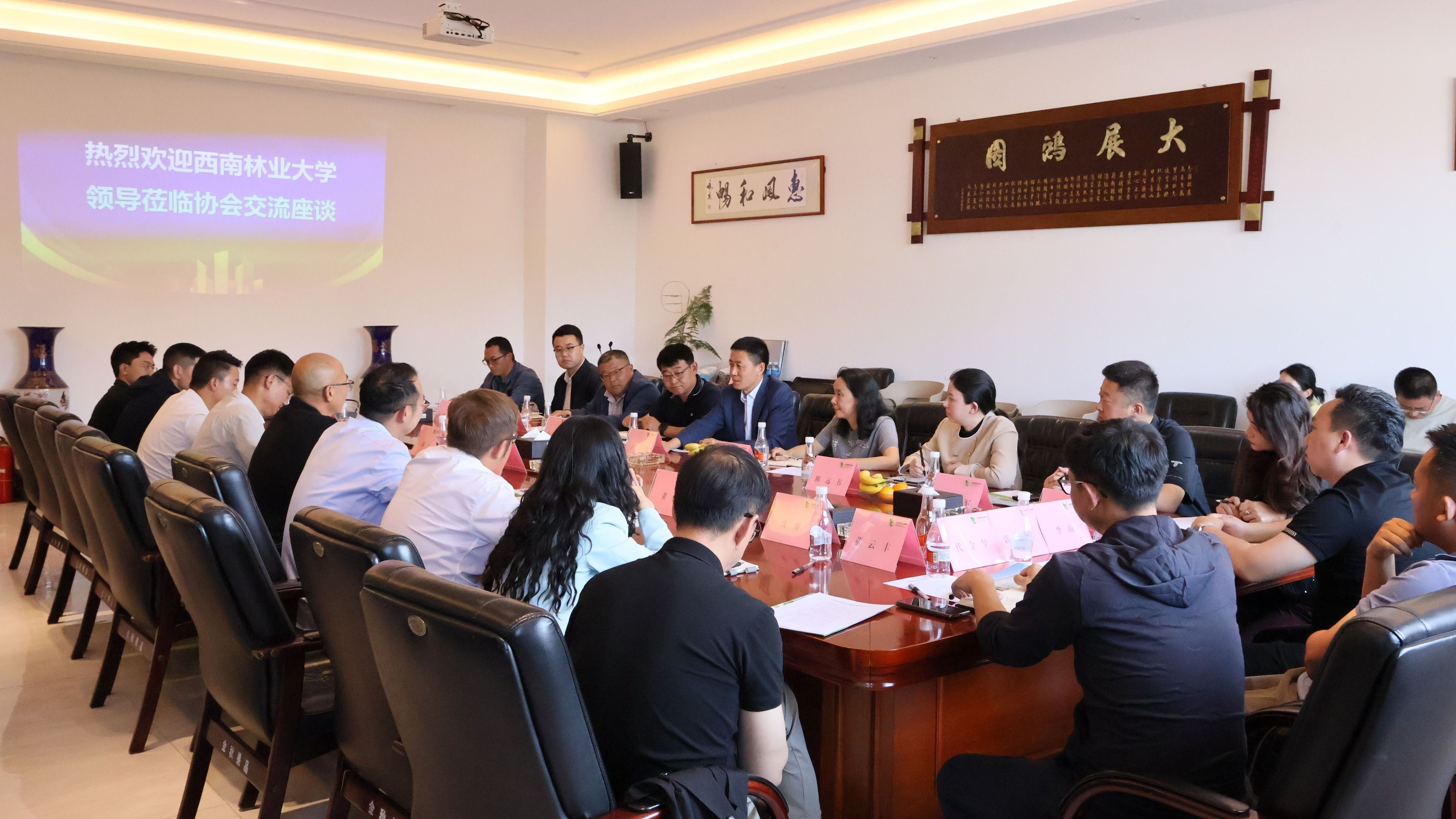 校领导带队访企拓岗